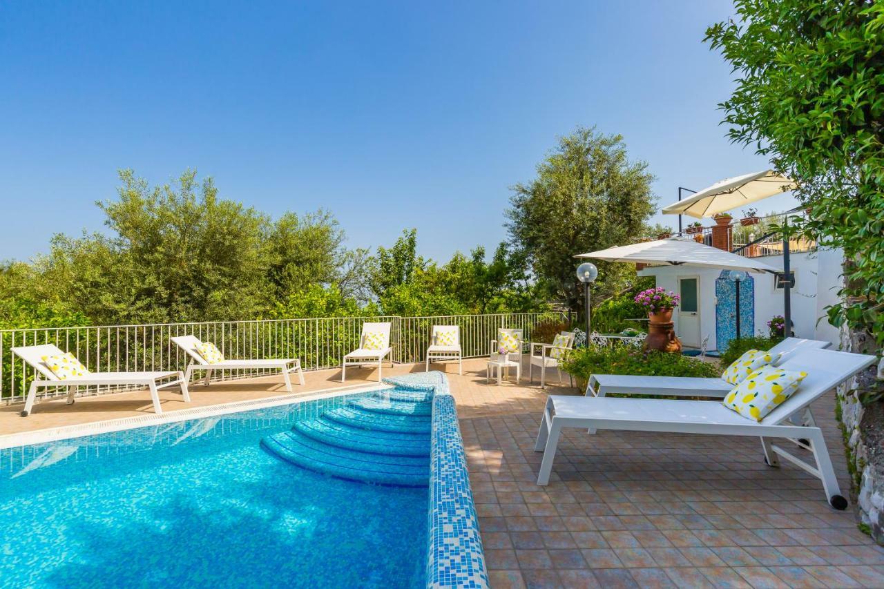 Villa Sorrento Flats Exteriör bild