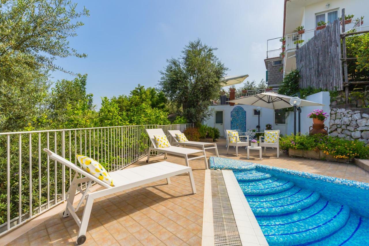 Villa Sorrento Flats Exteriör bild